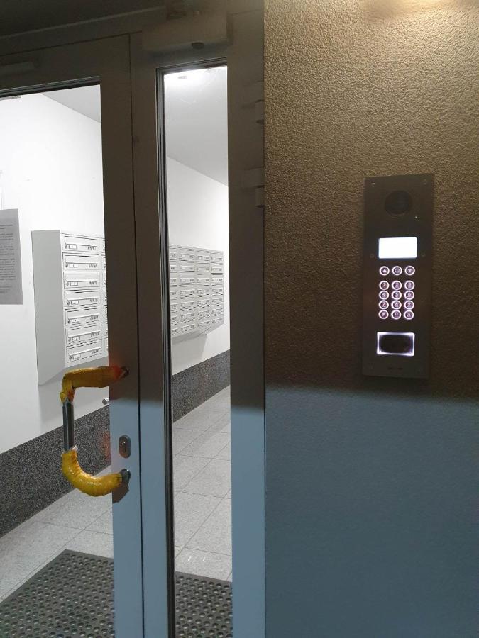 Apartament 3 Pokojowy Lub Pokoj W Mieszkaniu W Nowym Bloku Варшава Екстер'єр фото